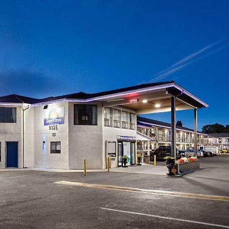 Days Inn By Wyndham Lakewood South Tacoma Экстерьер фото