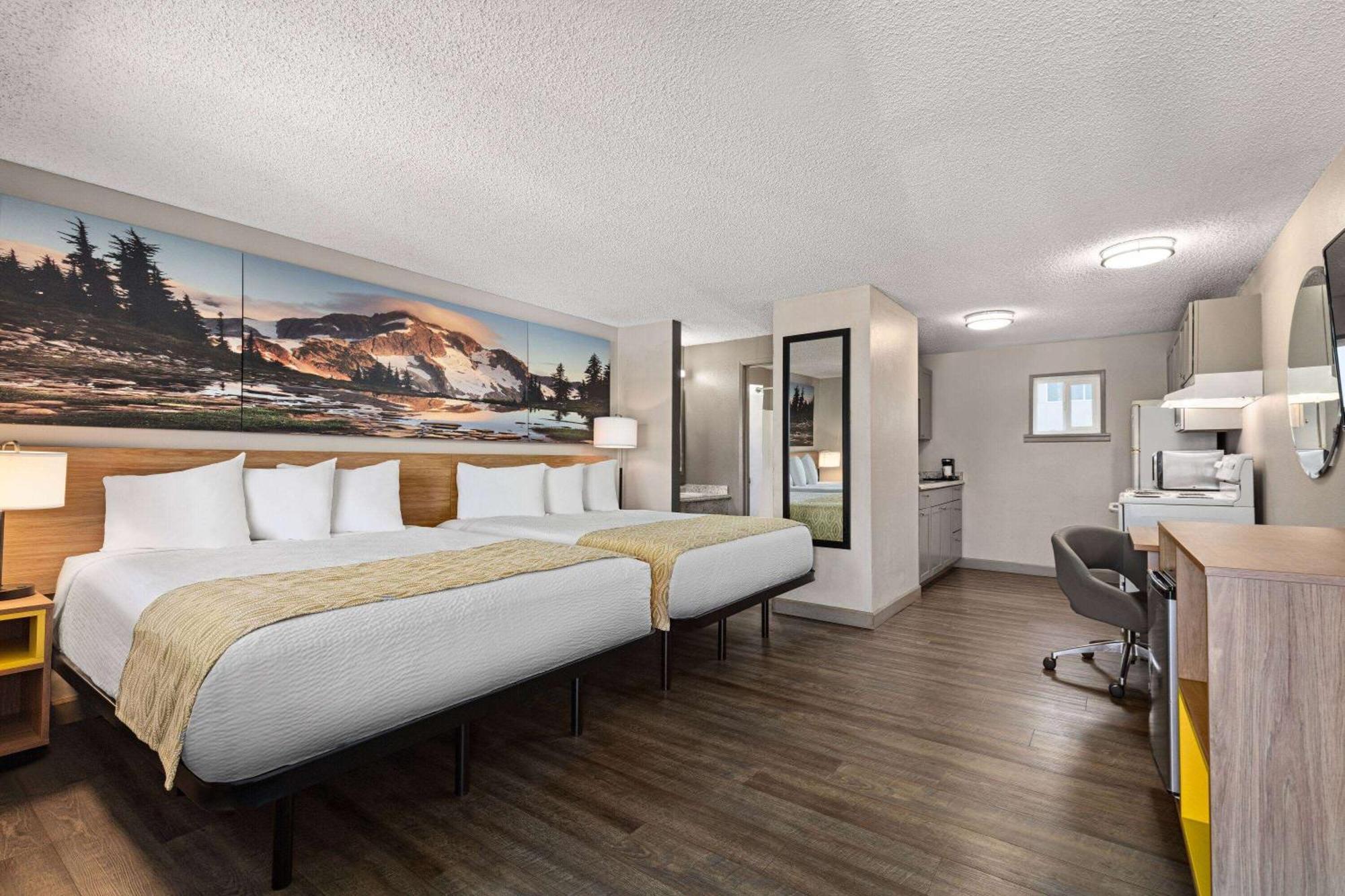 Days Inn By Wyndham Lakewood South Tacoma Экстерьер фото