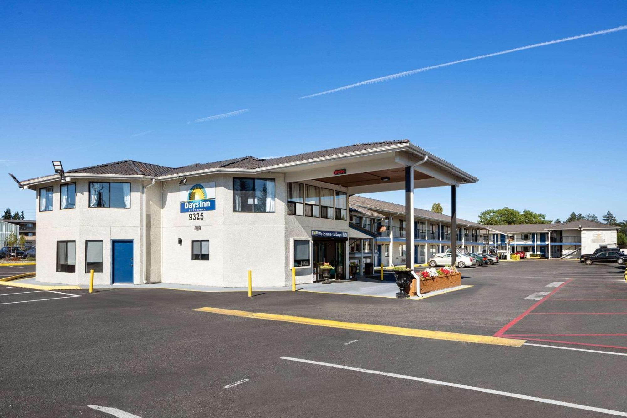 Days Inn By Wyndham Lakewood South Tacoma Экстерьер фото