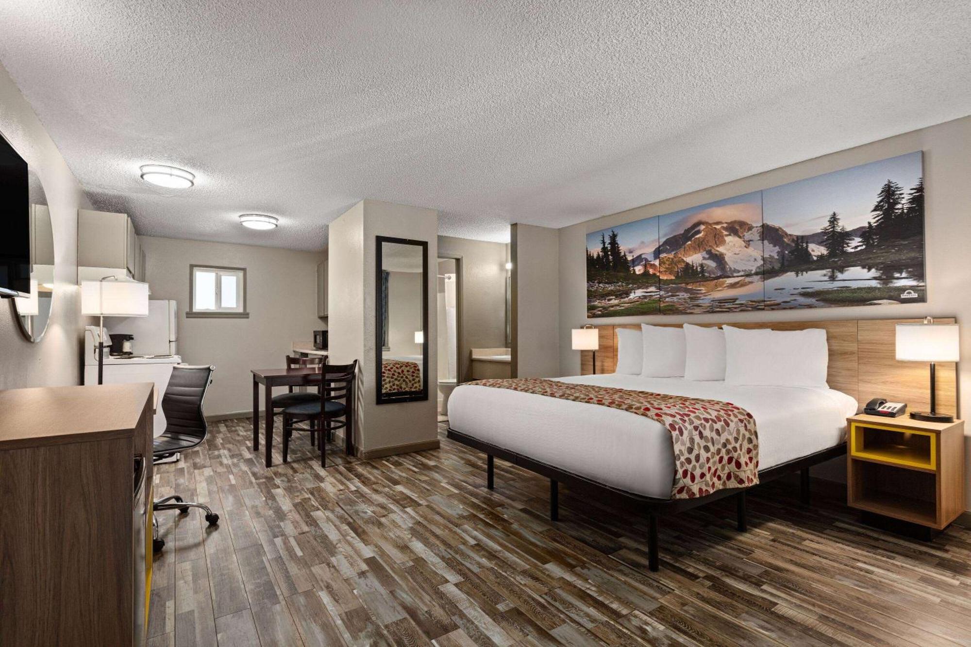 Days Inn By Wyndham Lakewood South Tacoma Экстерьер фото