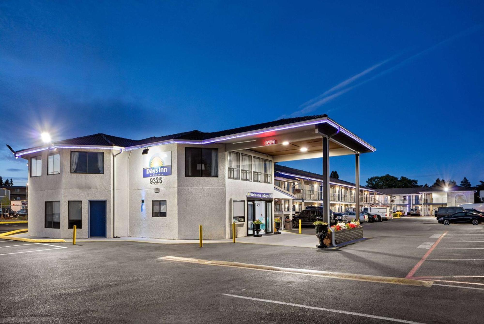 Days Inn By Wyndham Lakewood South Tacoma Экстерьер фото