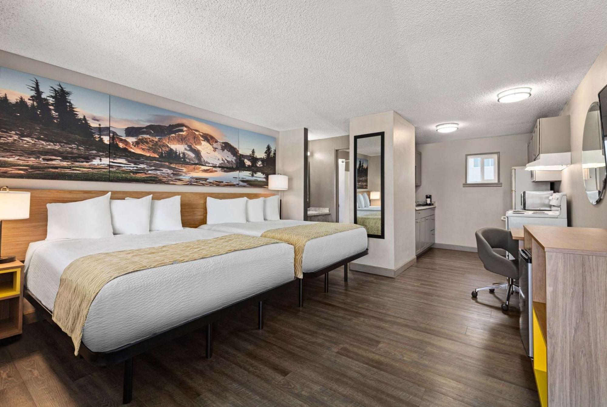 Days Inn By Wyndham Lakewood South Tacoma Экстерьер фото