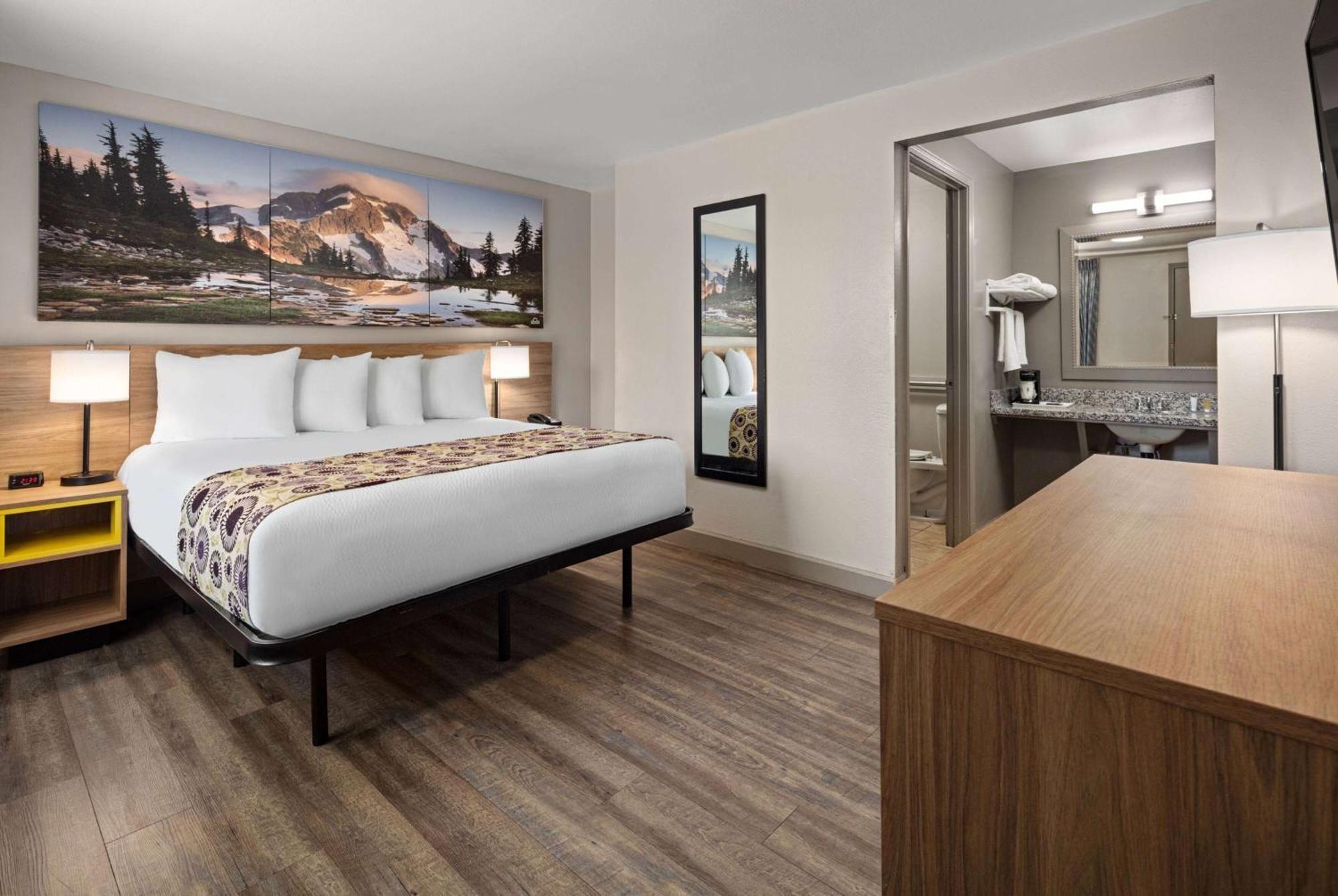 Days Inn By Wyndham Lakewood South Tacoma Экстерьер фото