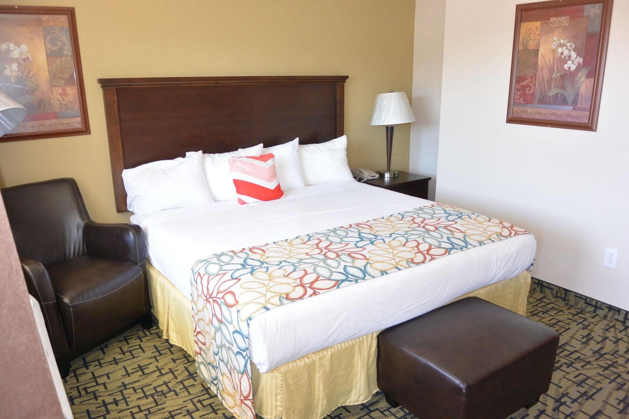 Days Inn By Wyndham Lakewood South Tacoma Экстерьер фото