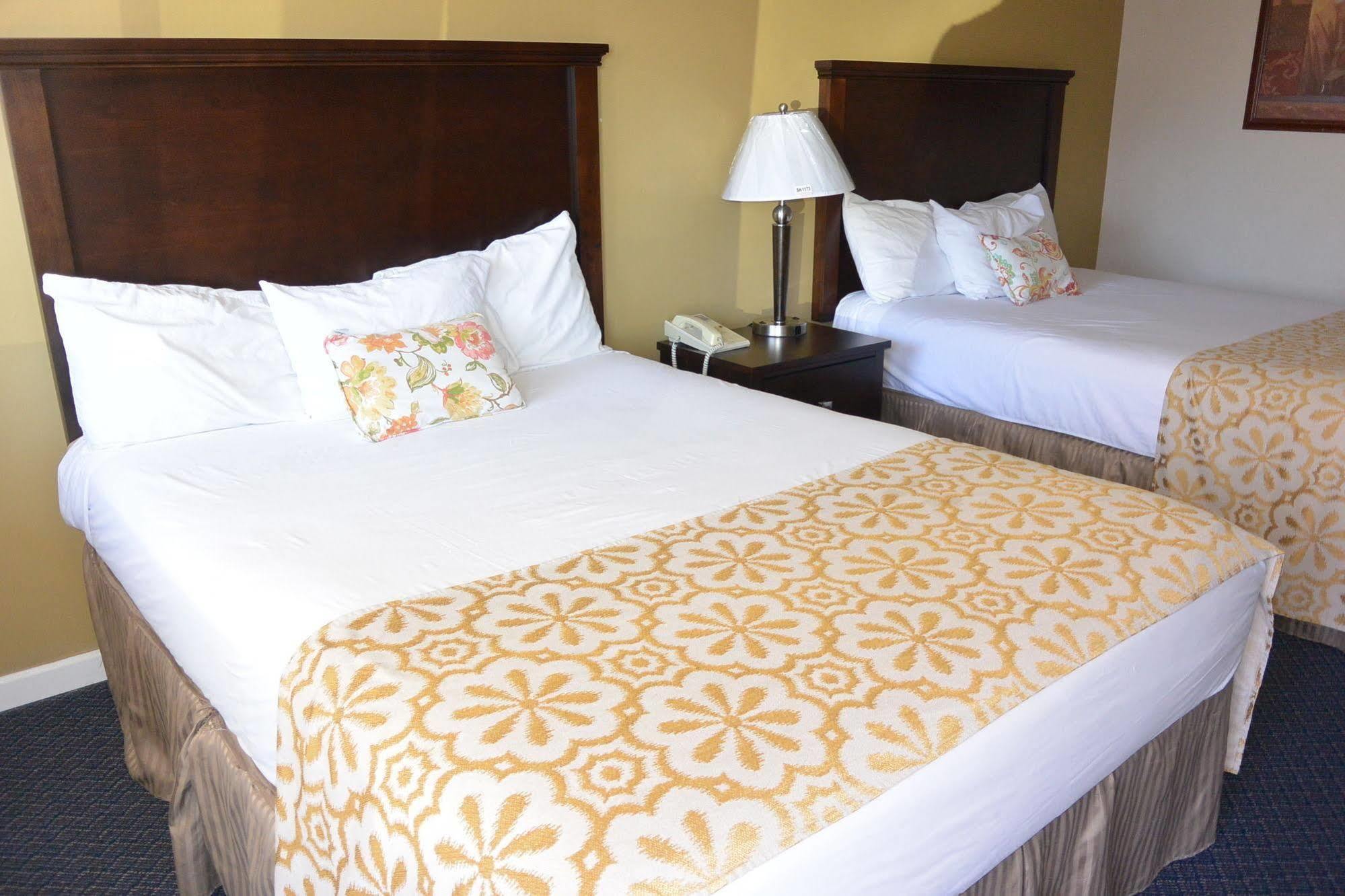 Days Inn By Wyndham Lakewood South Tacoma Экстерьер фото