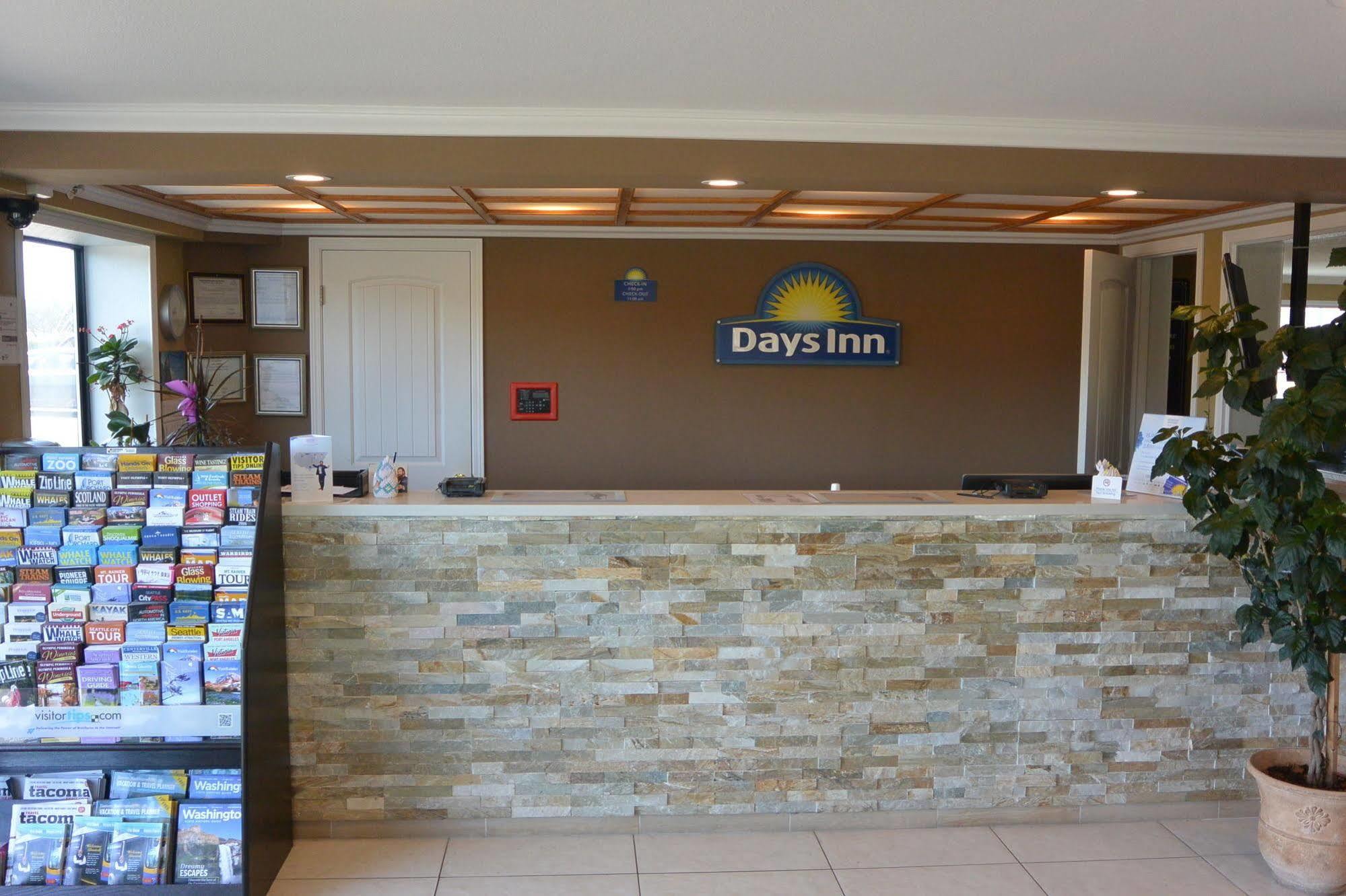 Days Inn By Wyndham Lakewood South Tacoma Экстерьер фото